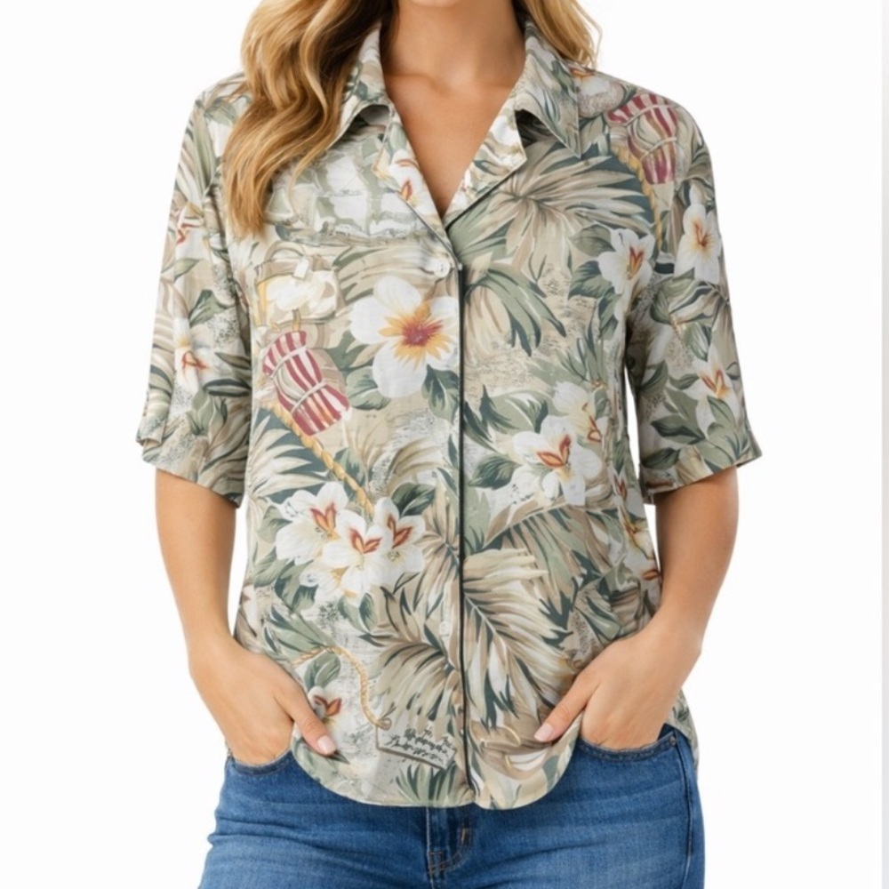 Caribou Vintage Women’s Hawaiian Shirt‎ Small Made in USA Tropical Button Up